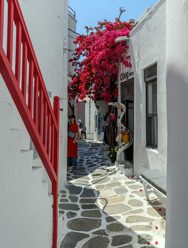 alleys on Mykonos 